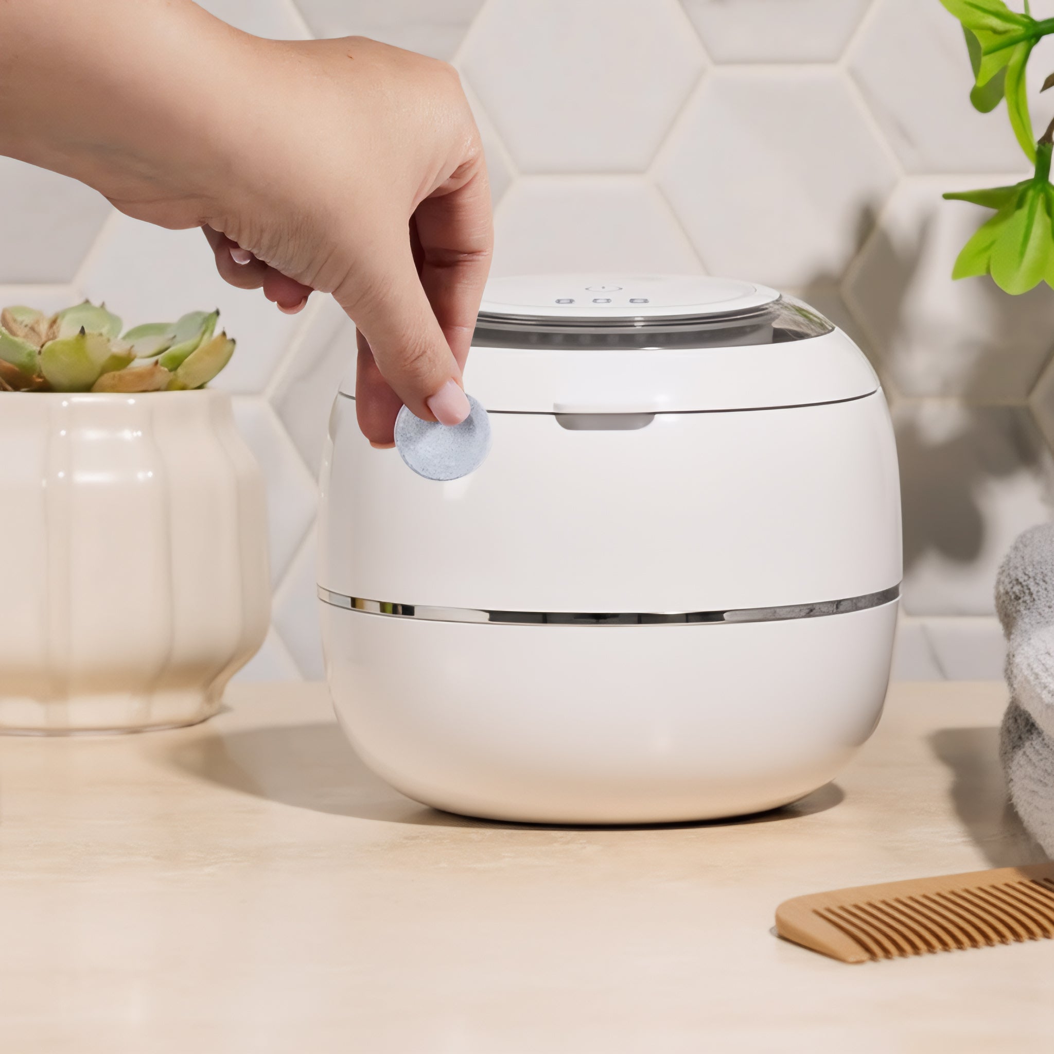 Cleaning tablets – Powered by LumiSmile